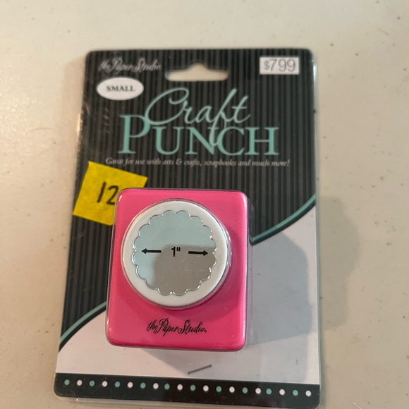 The Paper Studio Pink Craft Punch. Small - Picture 2 of 3